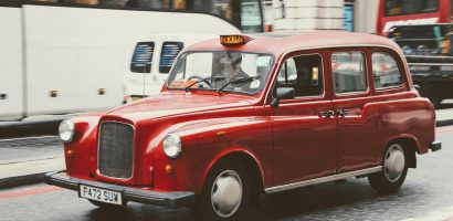 découvrez les erreurs courantes à éviter lors de la réservation d'un taxi aéroport pour un trajet serein et sans stress.