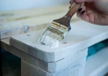 Quelle peinture pour meuble choisir ? Le guide ultime 2025