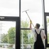 Fréquence de nettoyage de vitres : trouver le bon équilibre budget/image