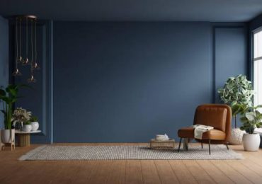 Comment associer les couleurs sombres avec des matières naturelles ?