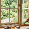 Entretenir ses fenêtres en bois : les gestes qui sauvent