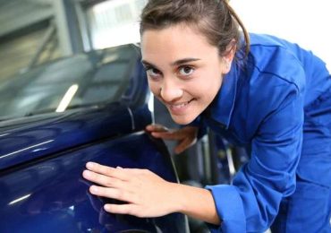 Le débosselage sans peinture abîme-t-il le vernis d&rsquo;origine de la voiture ?
