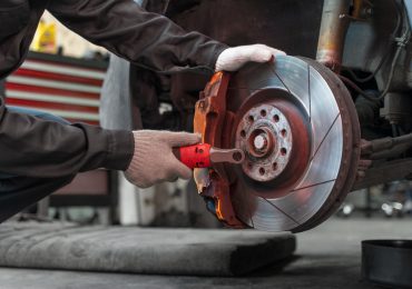 Mesurer l&rsquo;épaisseur des disques de frein : la cote minimale à respecter