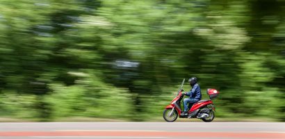 découvrez tout sur les mopeds : leurs avantages, utilisations, et conseils d'achat pour choisir le modèle idéal.