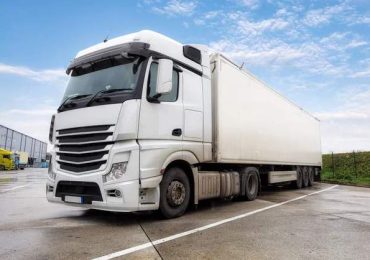 Réglementation des stations de lavage poids lourds : normes de traitement des eaux