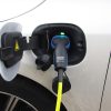 Borne de recharge : câble spécifique pour charge rapide