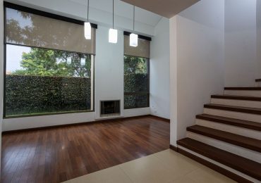 Sol PVC poinçonnement : attention aux pieds de meubles