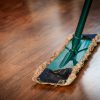 Taches de vin ou café sur parquet huilé