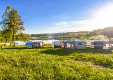 L&rsquo;esprit camping : pourquoi ce mode de voyage séduit toutes les générations